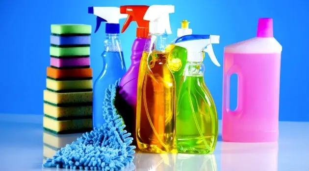 Estoque organizado de produtos de limpeza profissional em Salvador na distribuidora Serlimq.