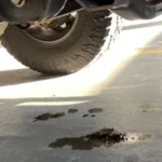 Como limpar garagem de condomínio com manchas de óleo de motor no piso.
