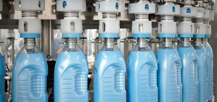 O que é um produto saneante fabricado em linha de produção industrial regularizada.